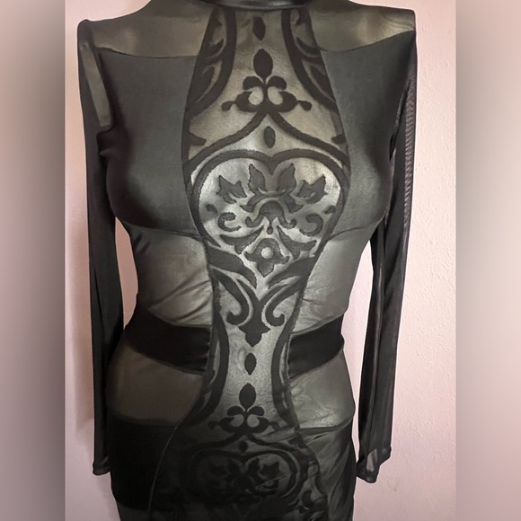 Chic Black Patterned Long Sleeve Dress - Picture 4 of 6